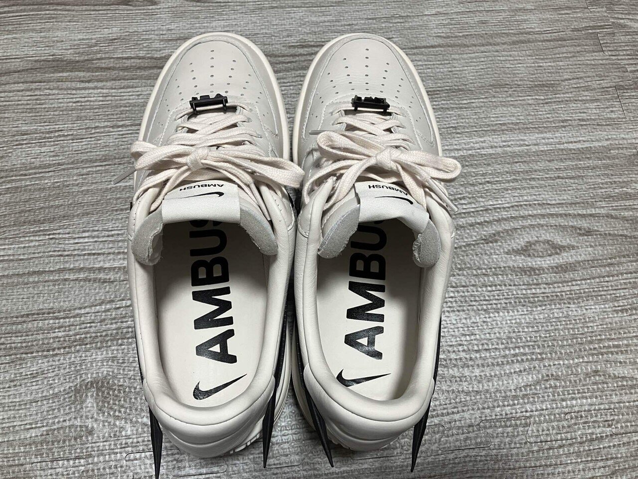 レビュー】AMBUSH®×NIKE AIR FORCE1 WHITE｜黒羊-BLACK SHEEP-