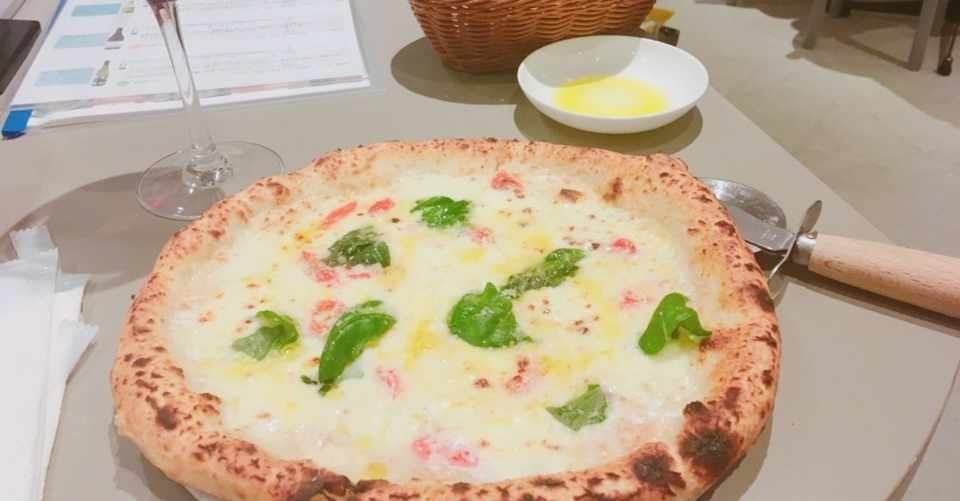 ピザをはじめてひとりで丸々1枚食べた 木村美月 Note