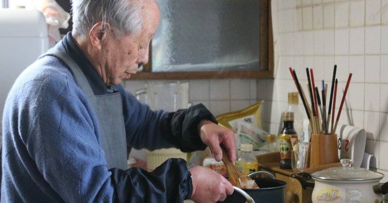 93歳、新玉ねぎのポタージュを作る