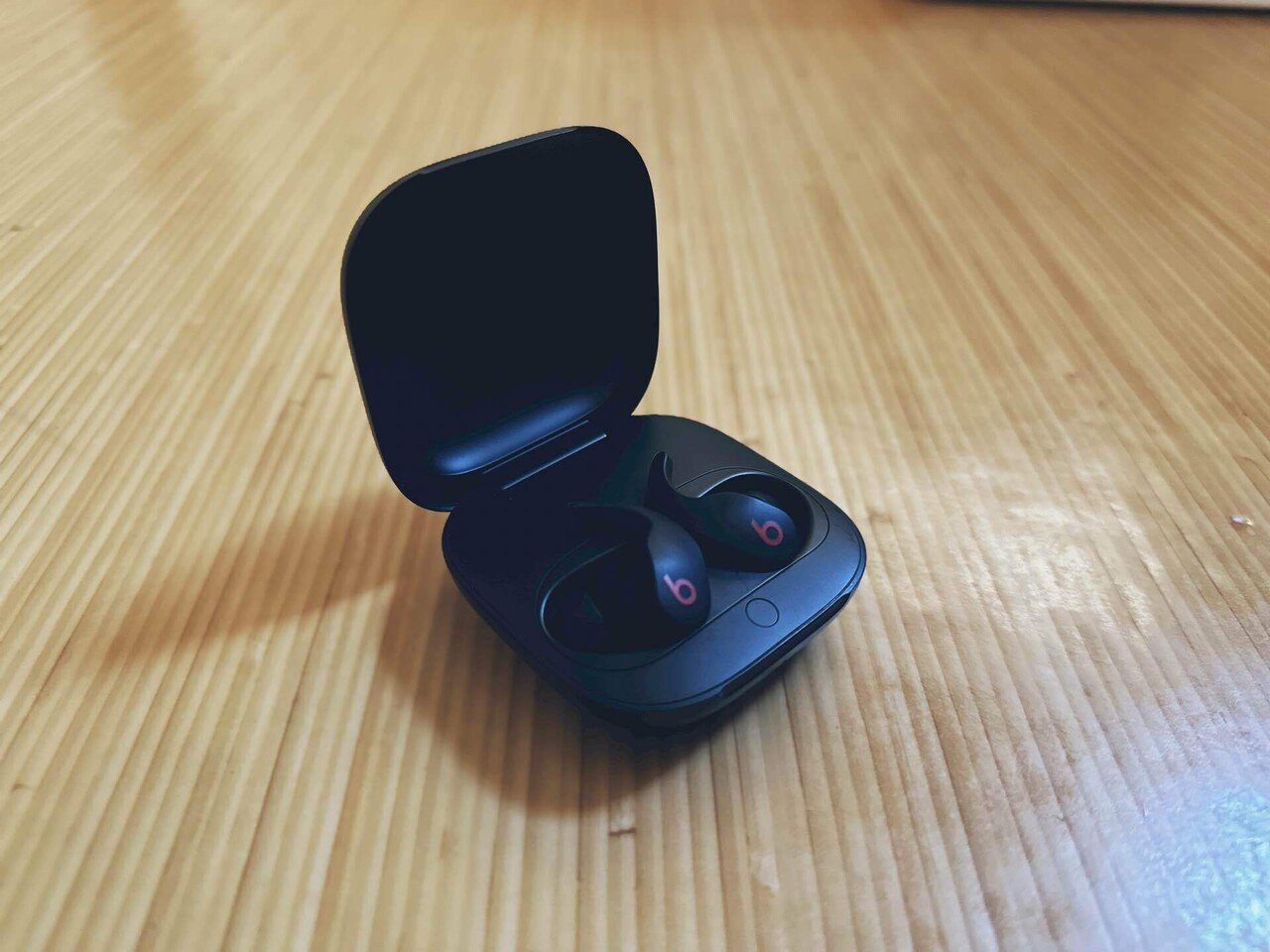 Beats Fit Pro、音楽を楽しんで聴きたいならコッチかも Beats Fit Pro、音楽を楽しんで聴きたいならコッチかも