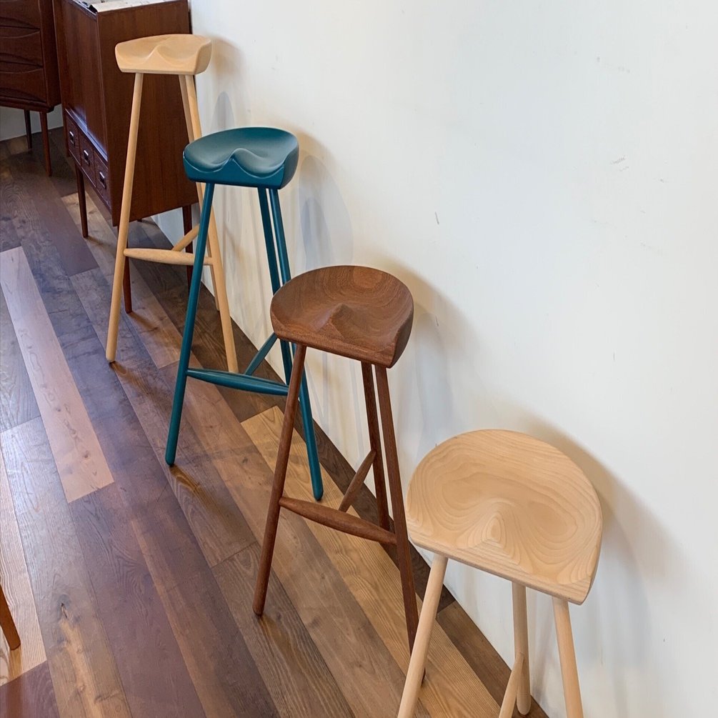 15世紀からあるスツール。｜インテリアショップ APARTMENT