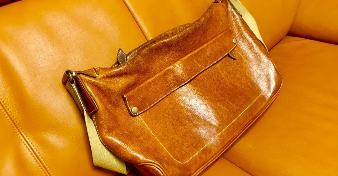 [万双] ボディバッグ / キャメル + エイジングクリーム 万双] ボディバッグ / キャメル + エイジングクリーム 万双の双鞣和地