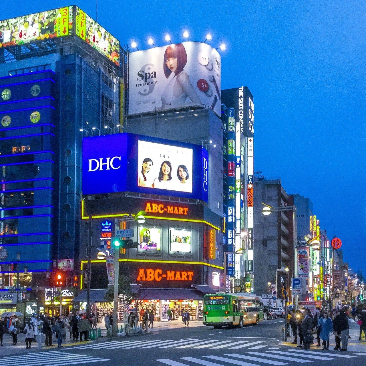 新宿歌舞伎町交差点 陽一郎 Note