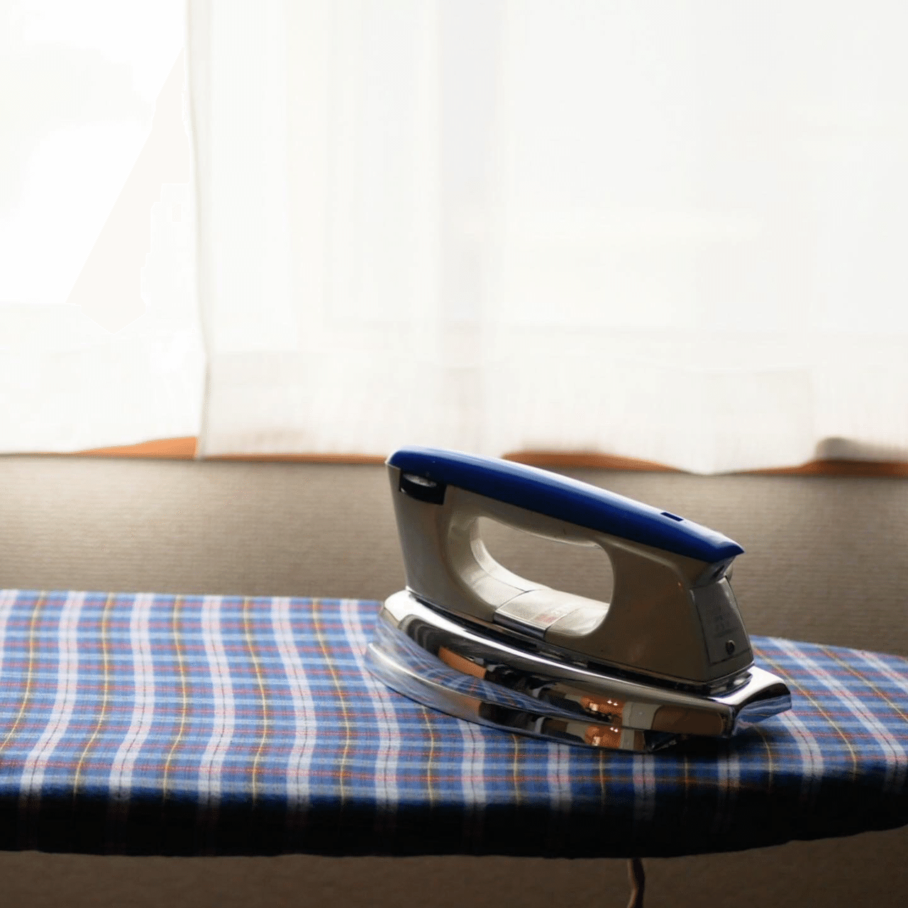 1960年代のアイロンを現役で使う【買わない暮らし】｜シトロンの手仕事