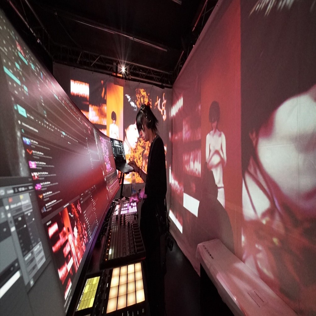 AI生成って印刷機みたいですね」：生きていることは音楽みたいだから，フィジカルな場で音楽をしながら喜びを共有したい． ｜落合陽一