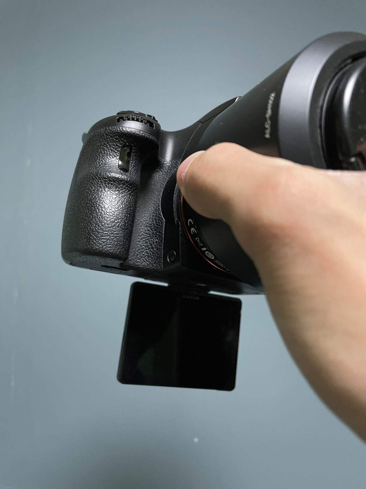 歴代カメラ紹介#0 「SONY α65」|Gadget Yakuza 歴代カメラ紹介#0 「SONY α65」|Gadget Yakuza