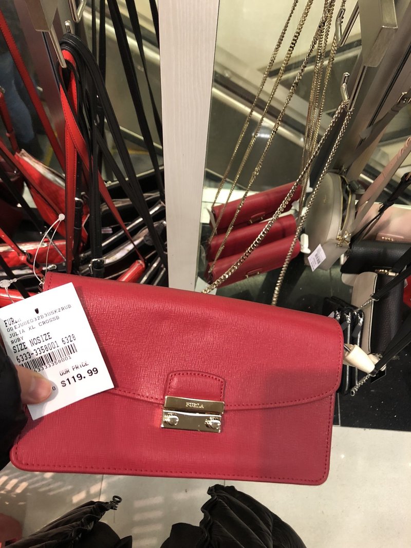 ハイブランドが半額以下で買えるデパートcentury 21のお買い得商品紹介 Ykk Note