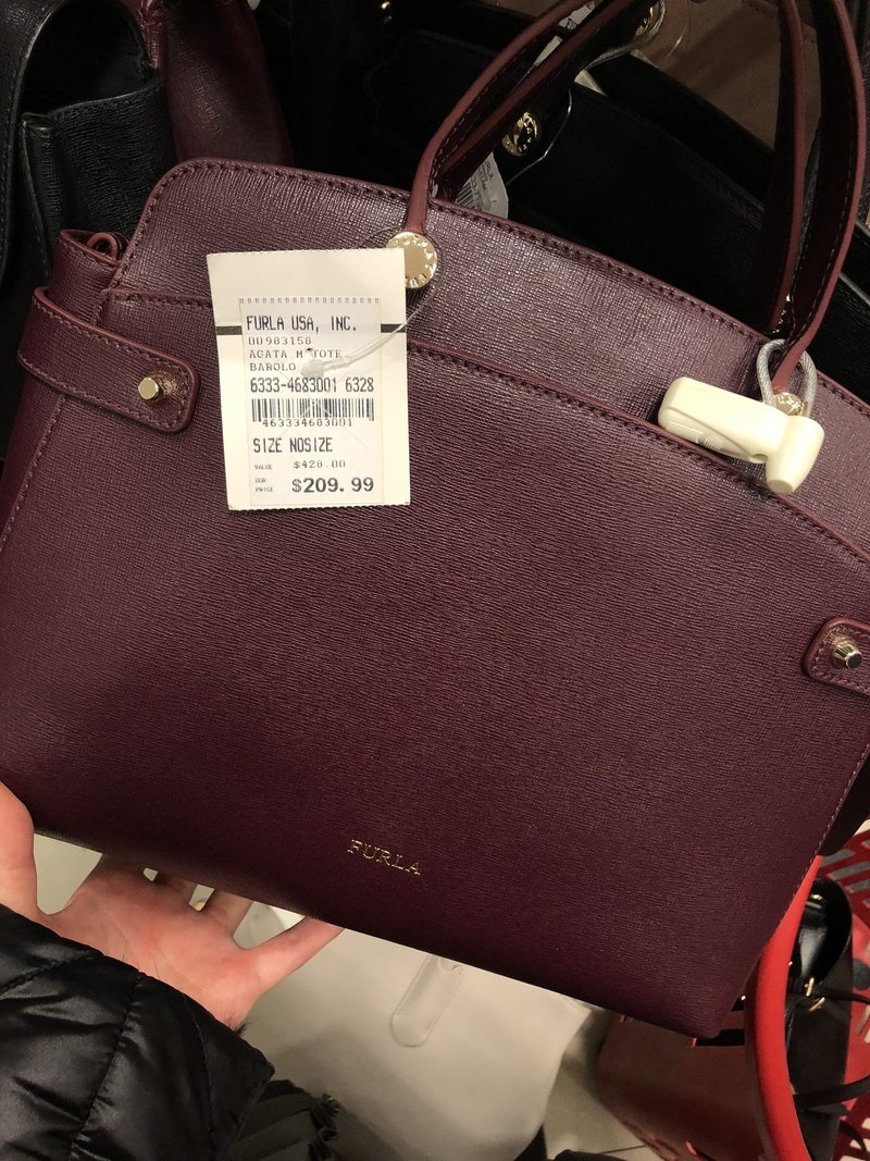 ハイブランドが半額以下で買えるデパートcentury 21のお買い得商品紹介 Ykk Note