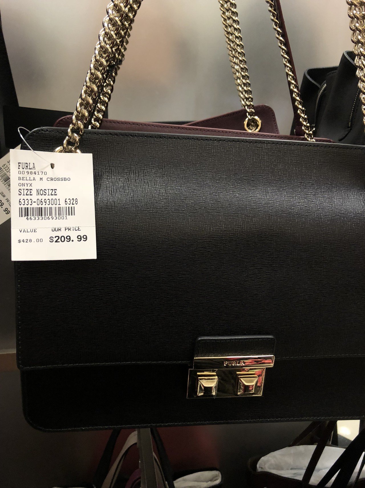ハイブランドが半額以下で買えるデパートCentury 21のお買い得