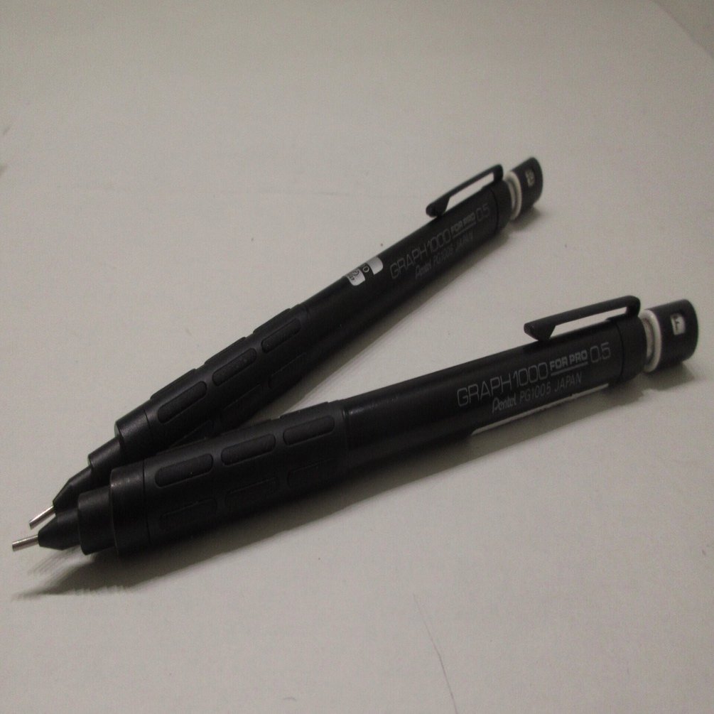 【11年物、半ビンテージ】 ぺんてる グラフ1000 ぺんてる グラフ1000 新旧比較｜新男アロエ