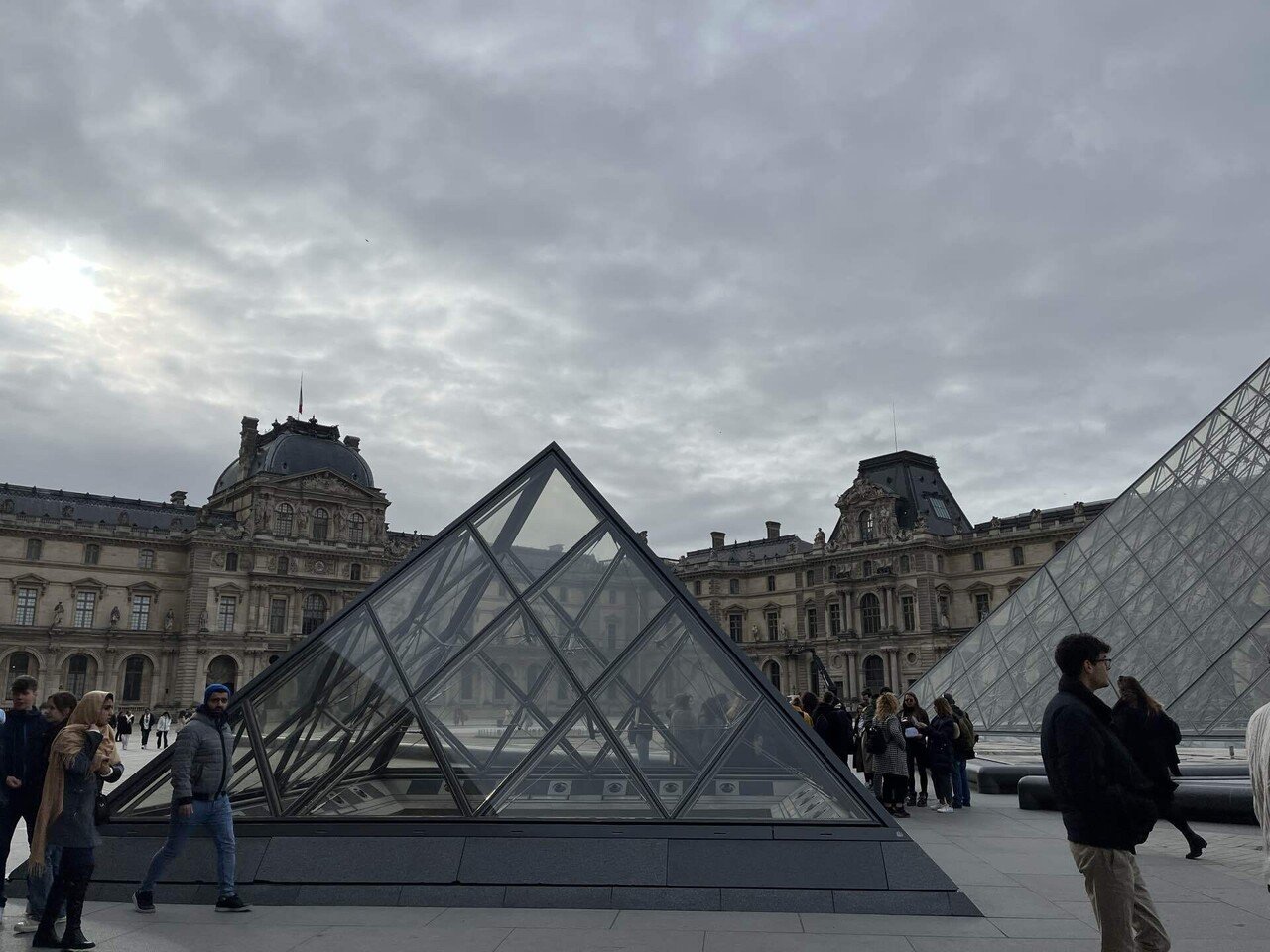 ルーブルとパリの美術 ルーヴルとパリの美術1ルーヴル美術館1「ルーブルとパリの美術」Le