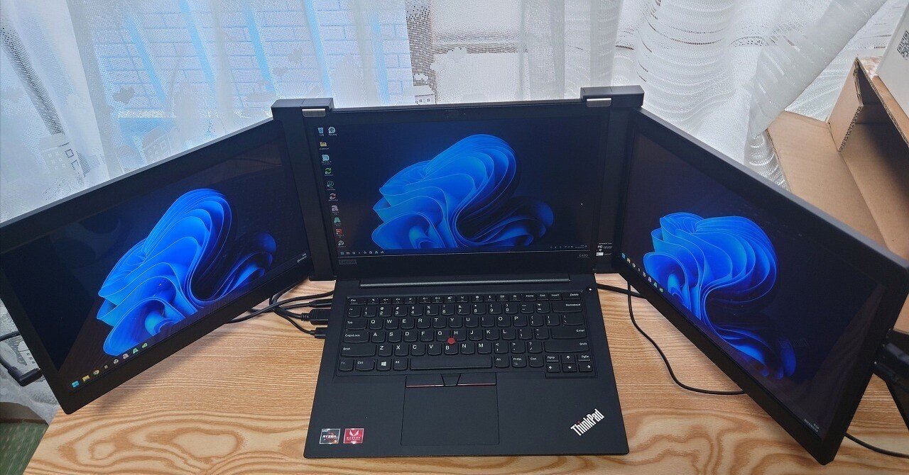 だいたいどこでもノートPCを3画面化：JAPANNEXT Tri-Screen マルチ