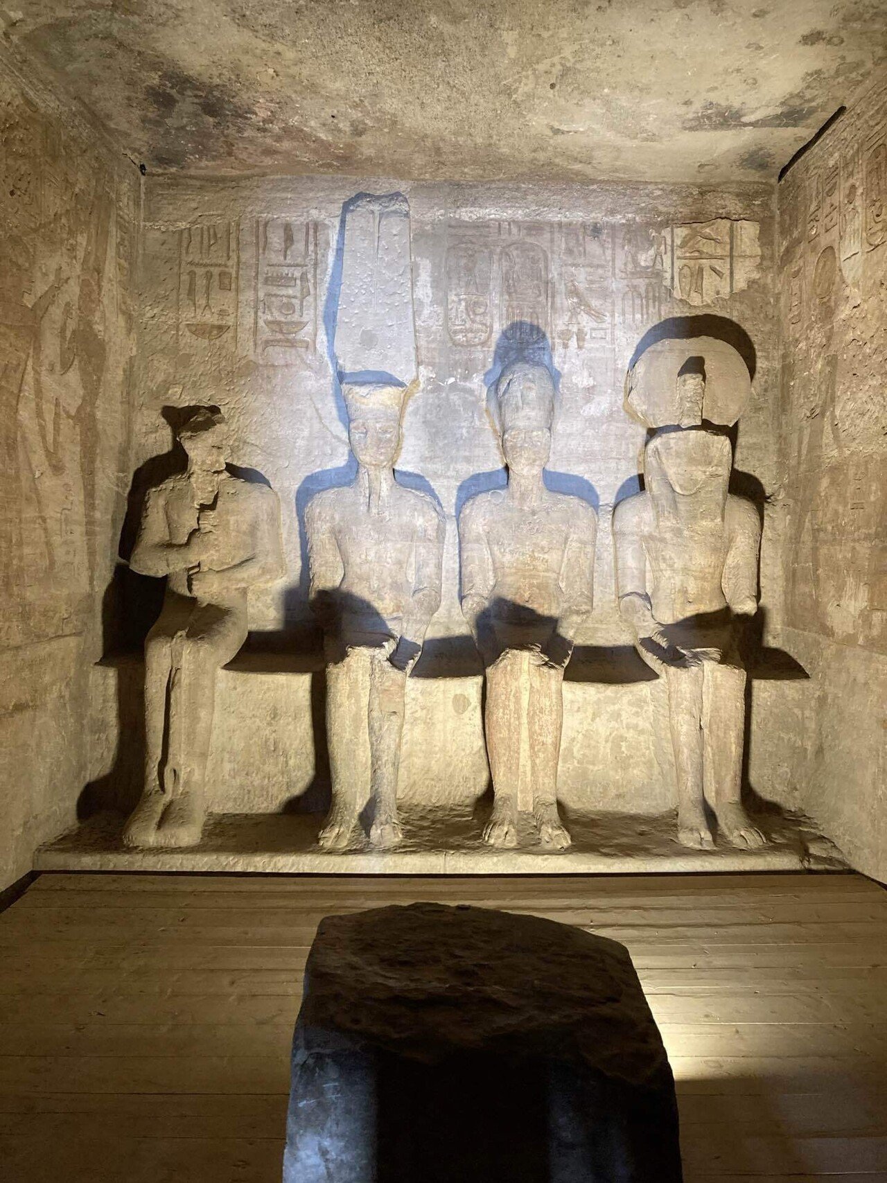 観光①アブシンベル】鳥肌モノの壮大さ！アブシンベル神殿の魅力｜Warda