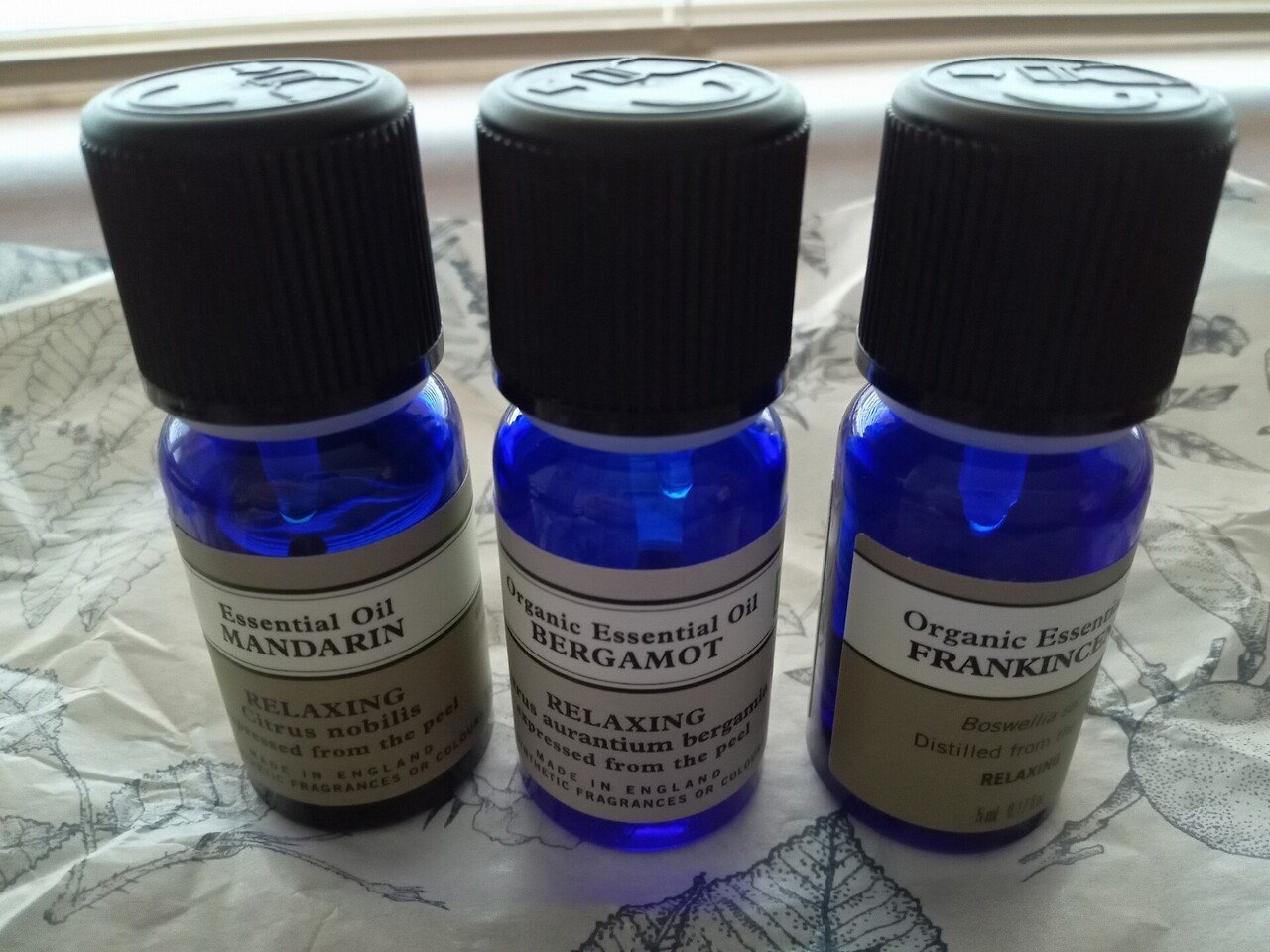 イギリスのセントクリストファーホスピスでは、 アロマテラピーのプログラムがありました。 ニーススヤードも近所にショップがありました。 この