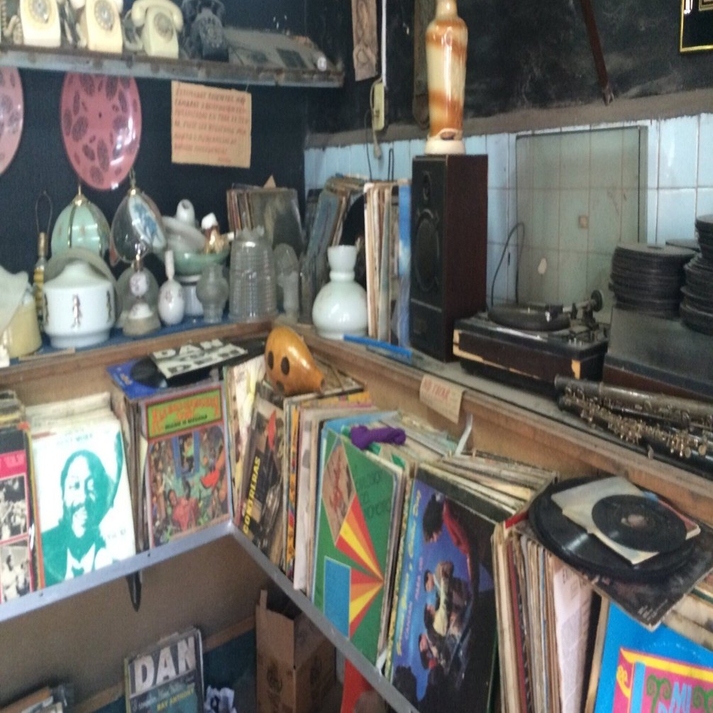 ごく普通のサラリーマンが無人のレコード屋（&古本屋）をやってみた