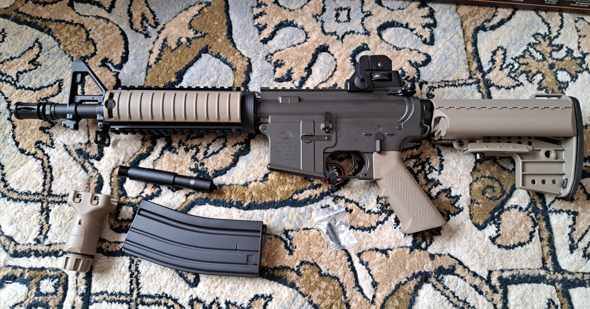 CYMA(シーマ)スタンダード電動ガン VLTOR M4カスタム(デザートカラー 