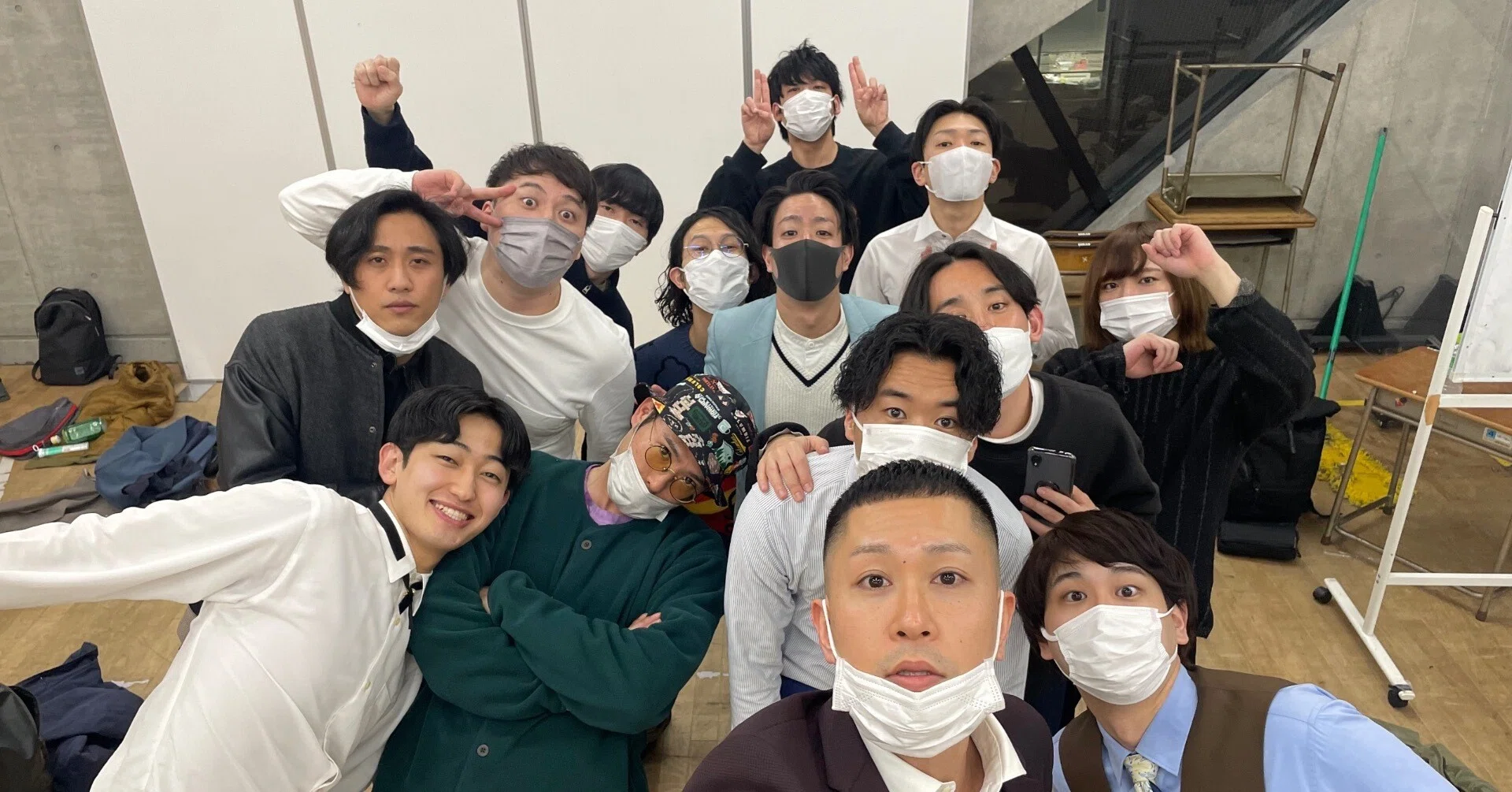 自撮り棒アルバム 2023.1.30〜2.16｜ドンデコルテ渡辺銀次