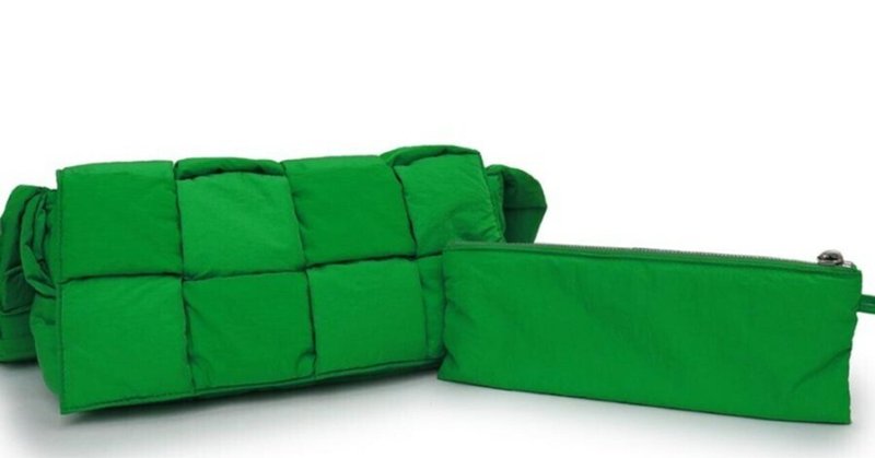 BOTTEGA VENETA パデッド テック カセット ショルダーバッグ  