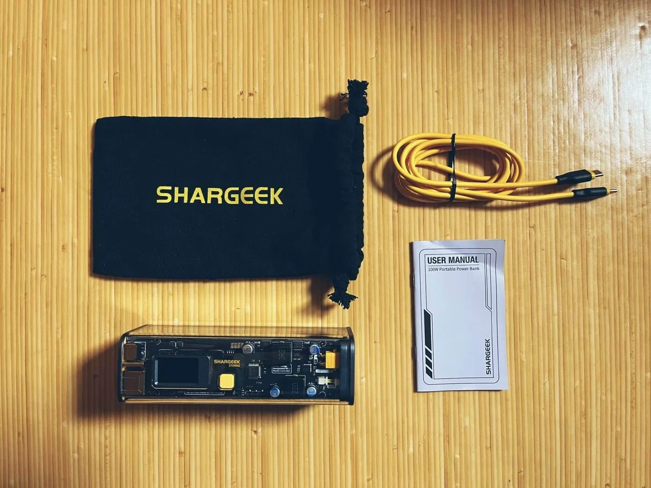 見た目だけじゃない！スケルトンモバイルバッテリーSHARGEEK (SHARGE