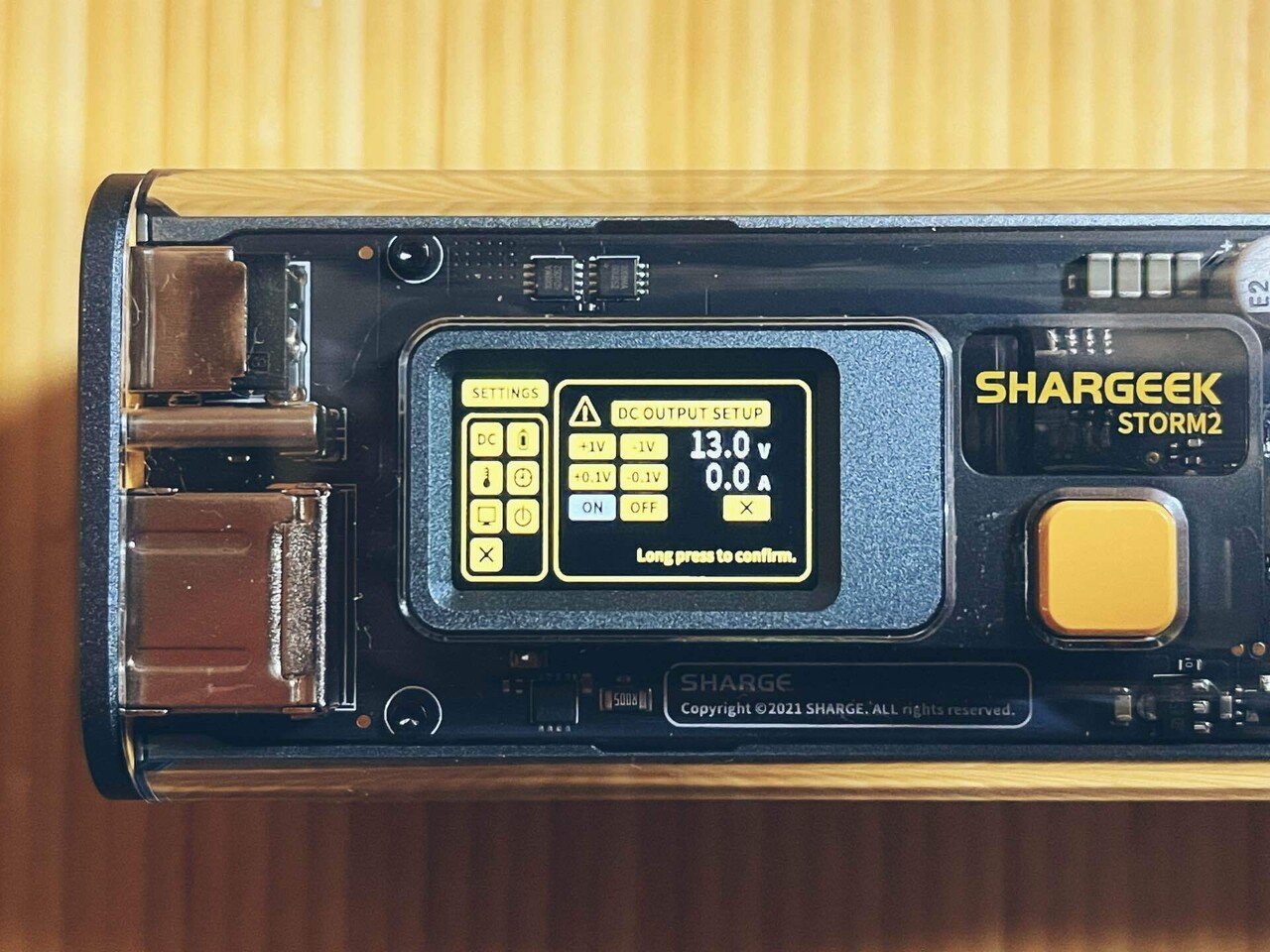 見た目だけじゃない!スケルトンモバイルバッテリーSHARGEEK 見た目だけじゃない!スケルトンモバイルバッテリーSHARGEEK