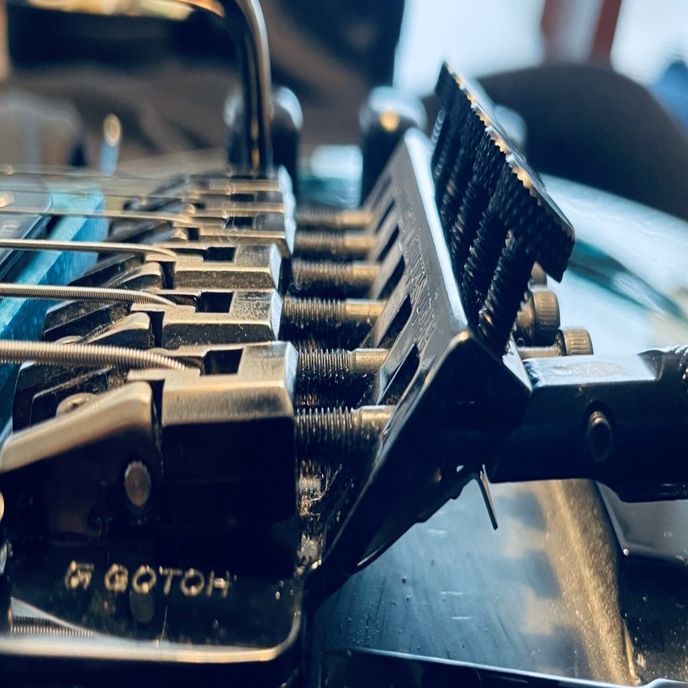 フロイトローズタイプ FERNANDES アクティブ回路 アーム付 新品弦張替