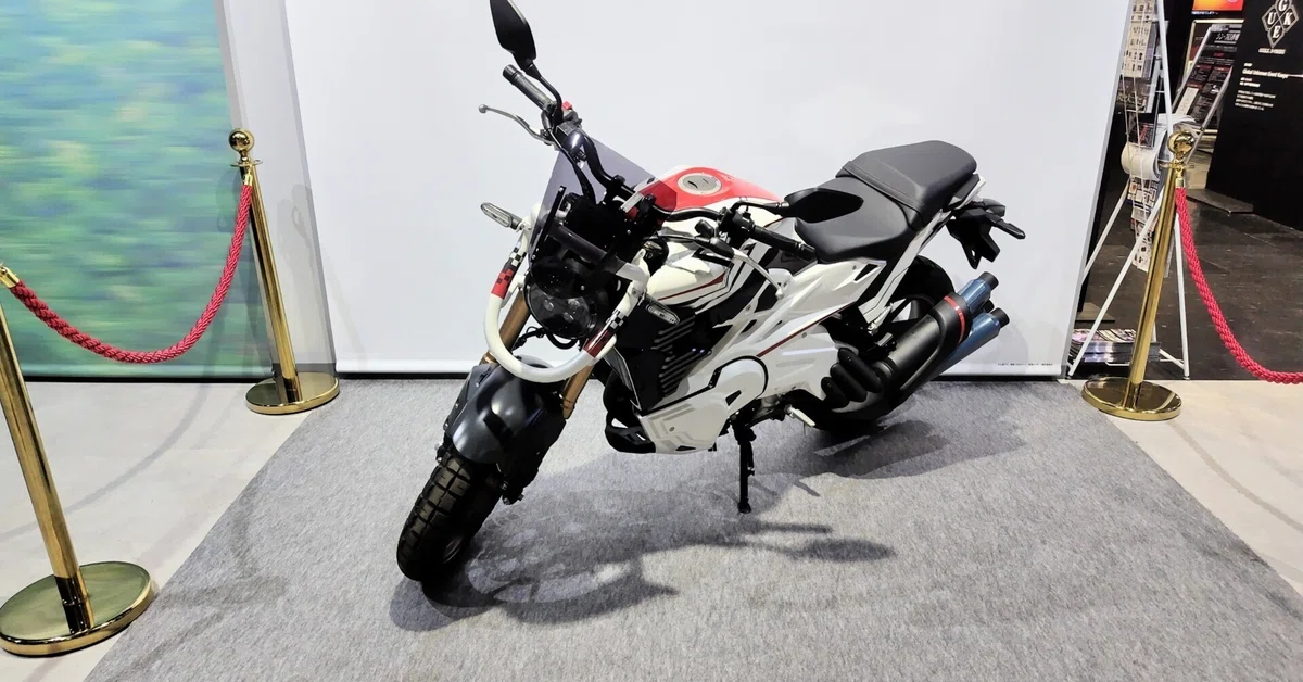 AKa7095◇隼◇前期 旧サイクロン号 中期 改造サイクロン号 後期 新 