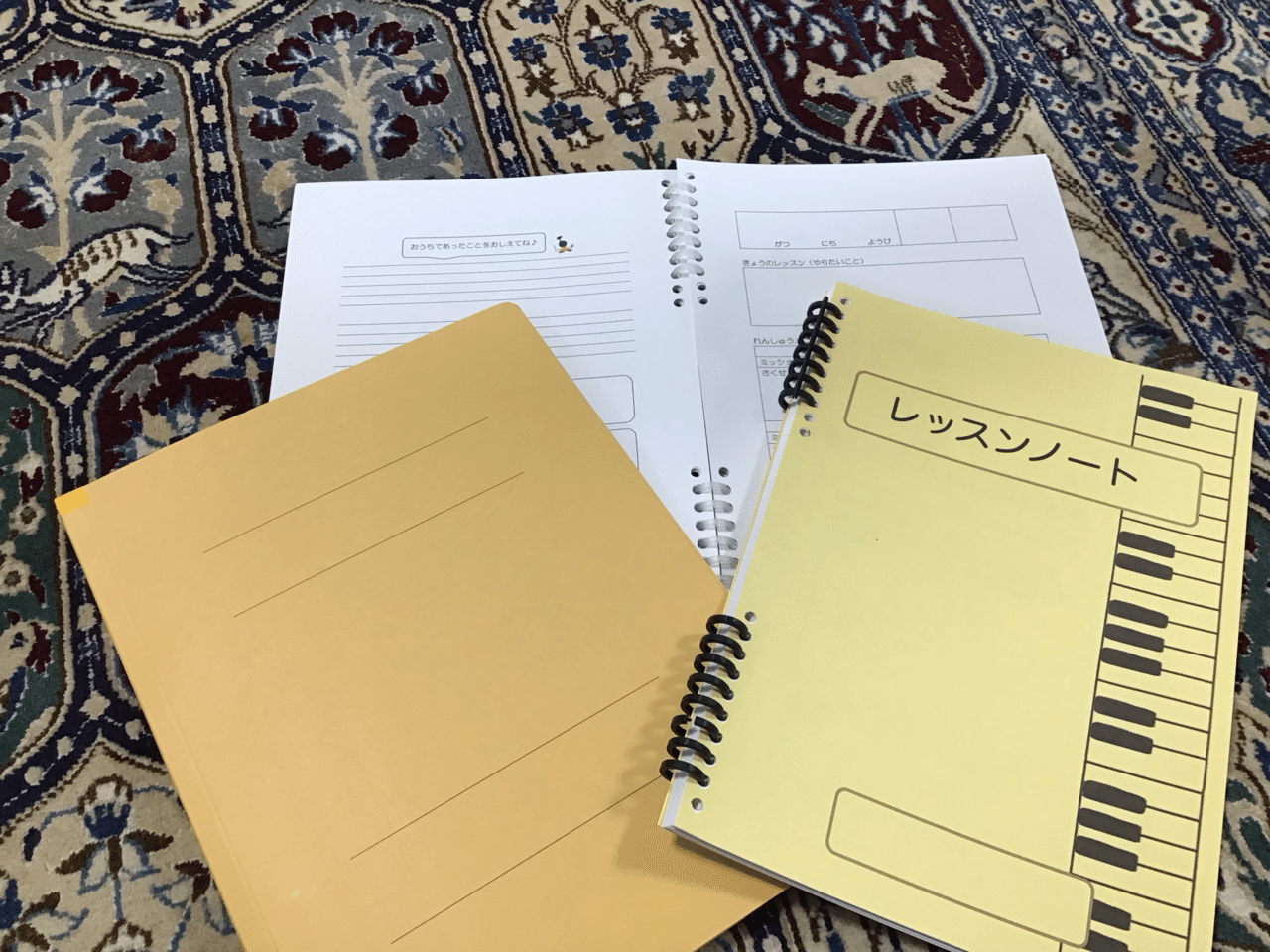 新年度ですね！ レッスンノートの表紙を2穴の紙ファイルから変更