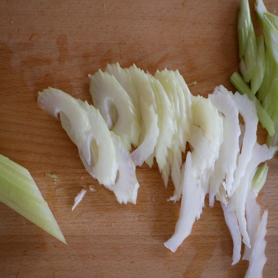 セロリとサラダチキンの春雨スープ 有賀 薫 Note