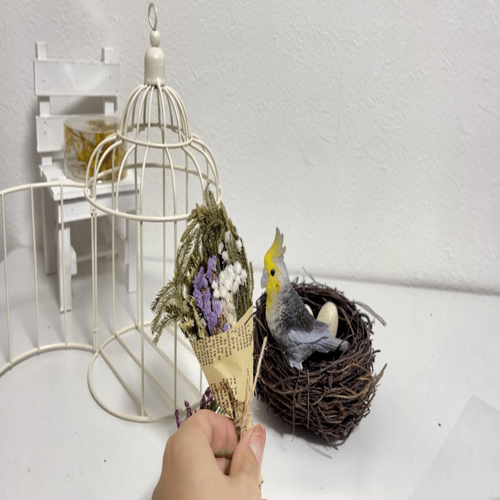 100均の鳥かごでつくるフラワーアレンジメント🌼*・｜flower kirakira