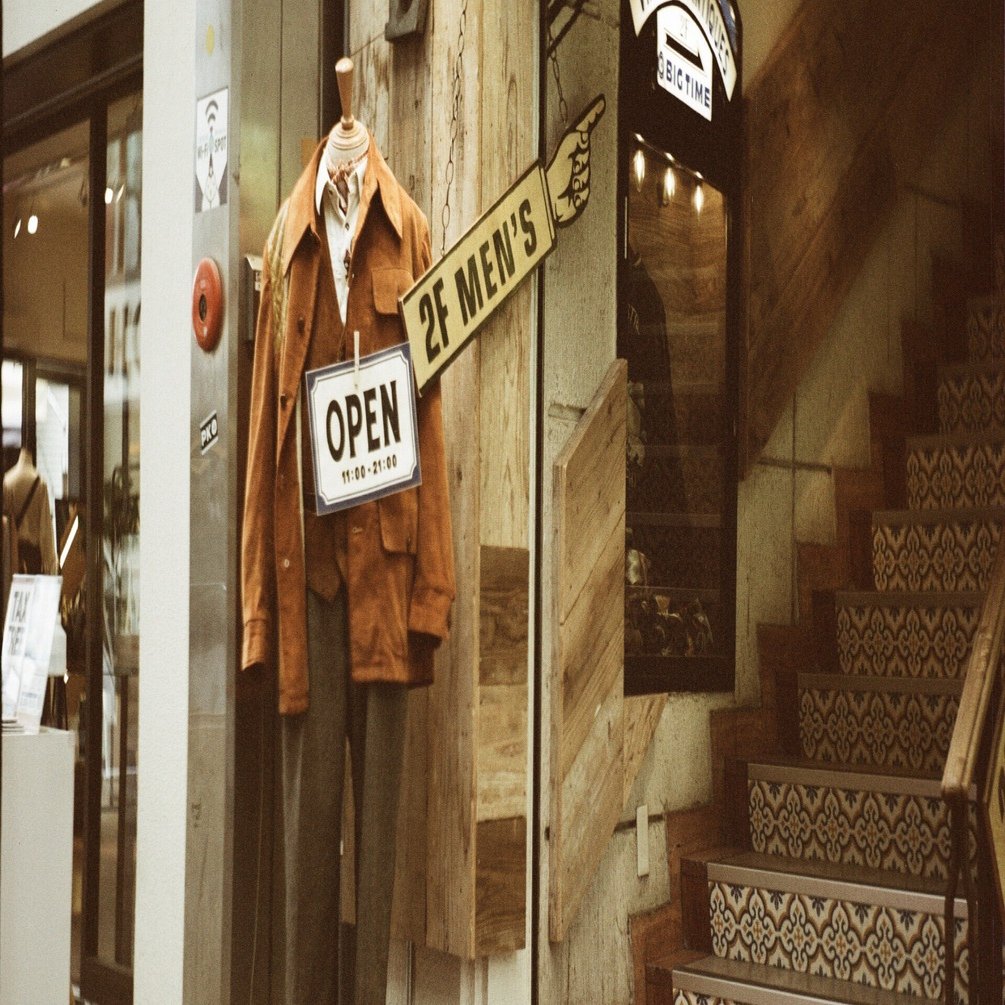 二眼レフ（海鴎seagull 4B-1）を下げて｜キャンパス