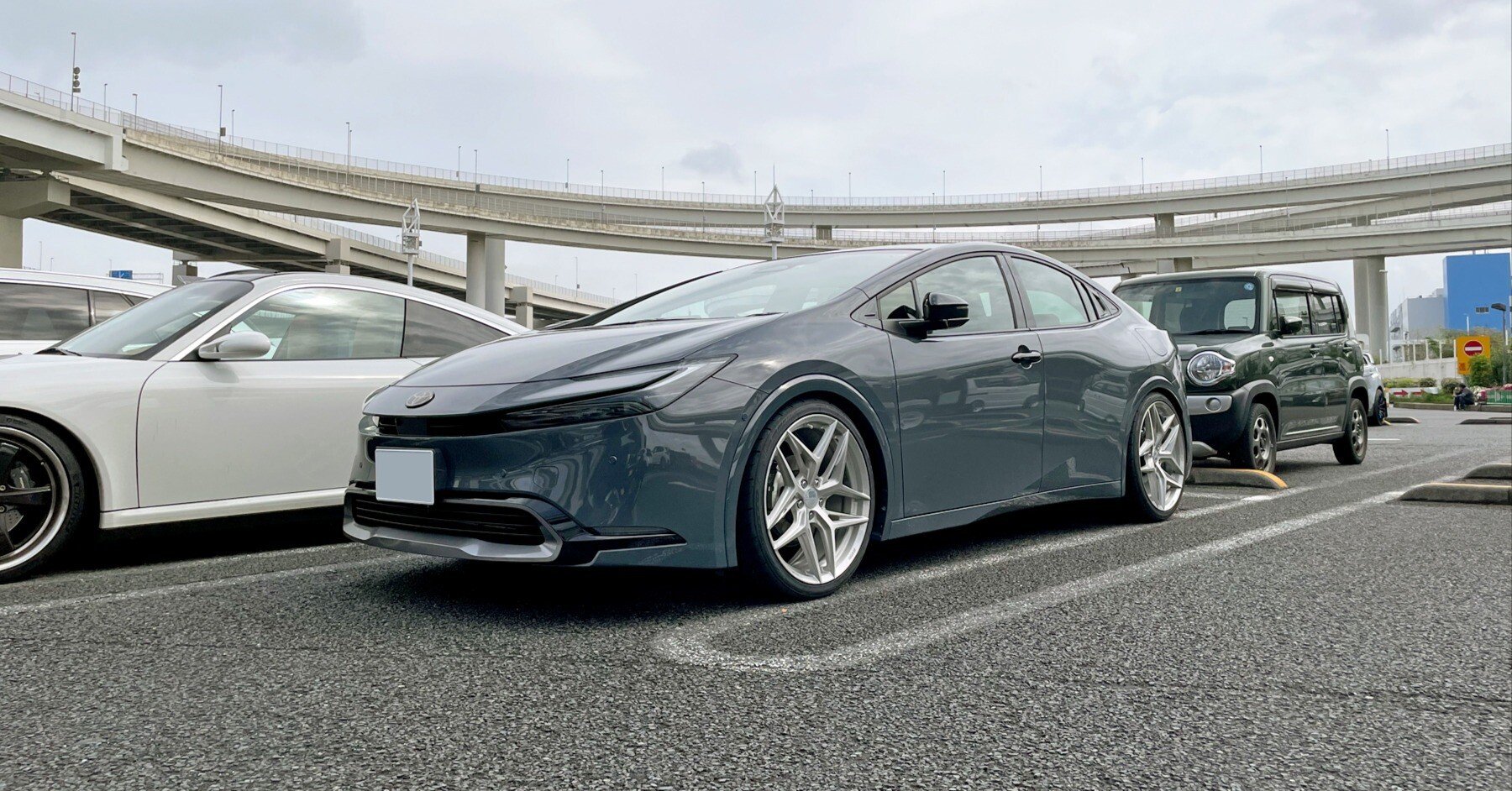 60プリウスに車高調と20インチです|Grazio&Co.社長日記2.0 60プリウスに車高調と20インチです|Grazio&Co.社長日記2.0