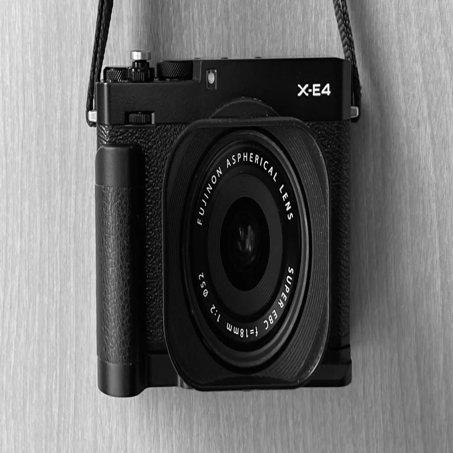 XF 18mm f2 × X-E4 行ったり来たりのレンズ選び ｜en