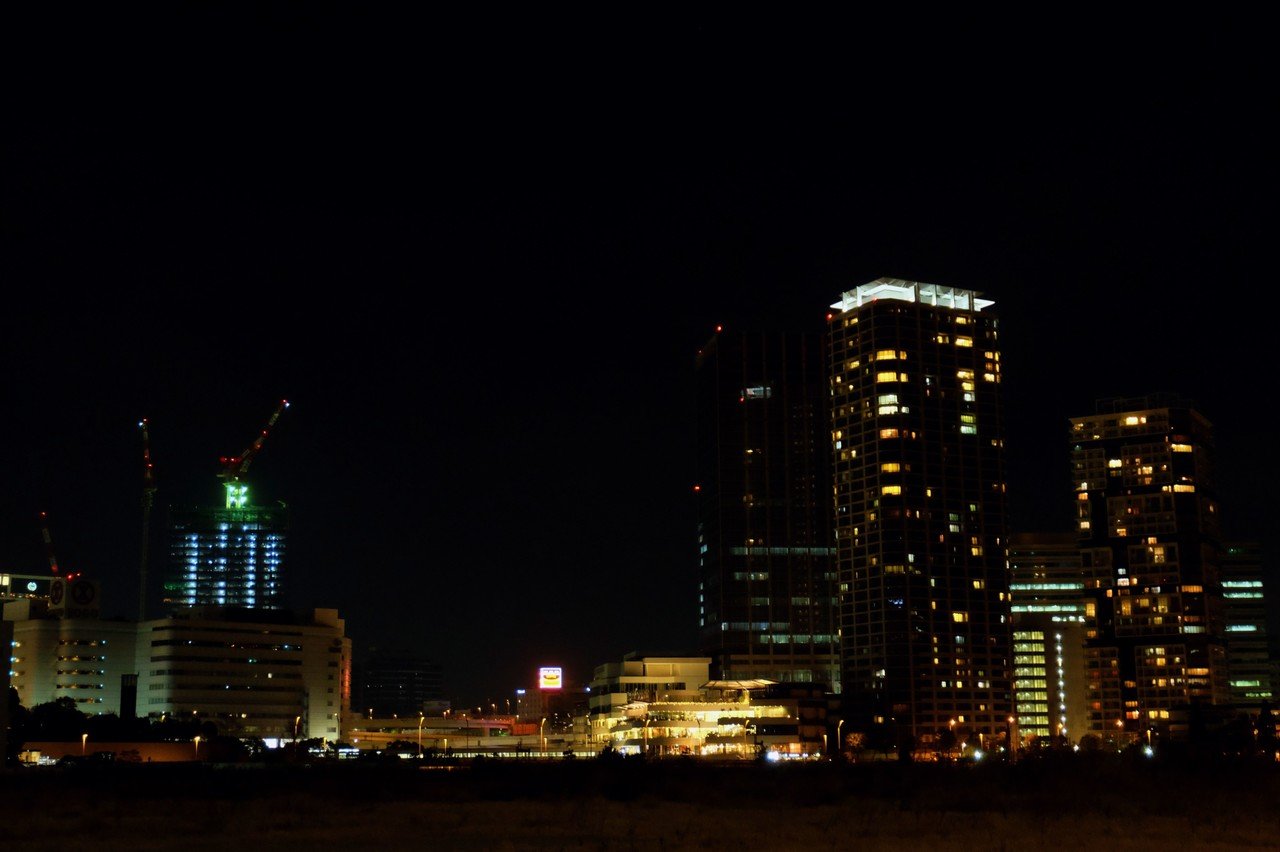 キミは平日の横浜みなとみらいを知っているか 帰り道を歩く アイアン70 Note