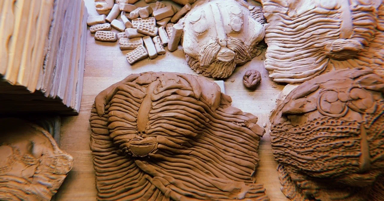 自閉症アーティストの創作表現が