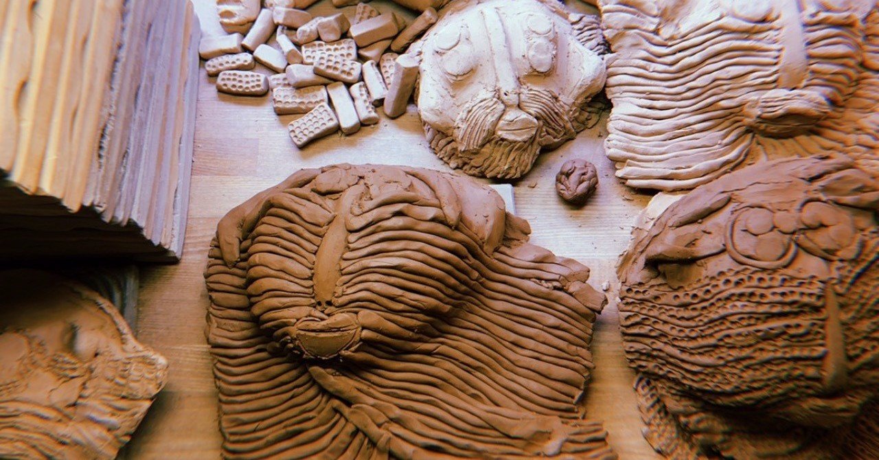 自閉症アーティストの創作表現が