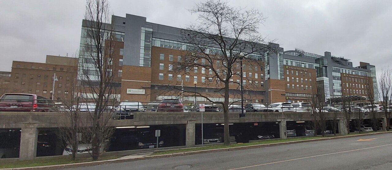 「慢心カナダびいきジイサン、4月18日朝、専門医に会う」 前週、救急医療センターから照会されていた、トロント北部の大病院、サニーブルック