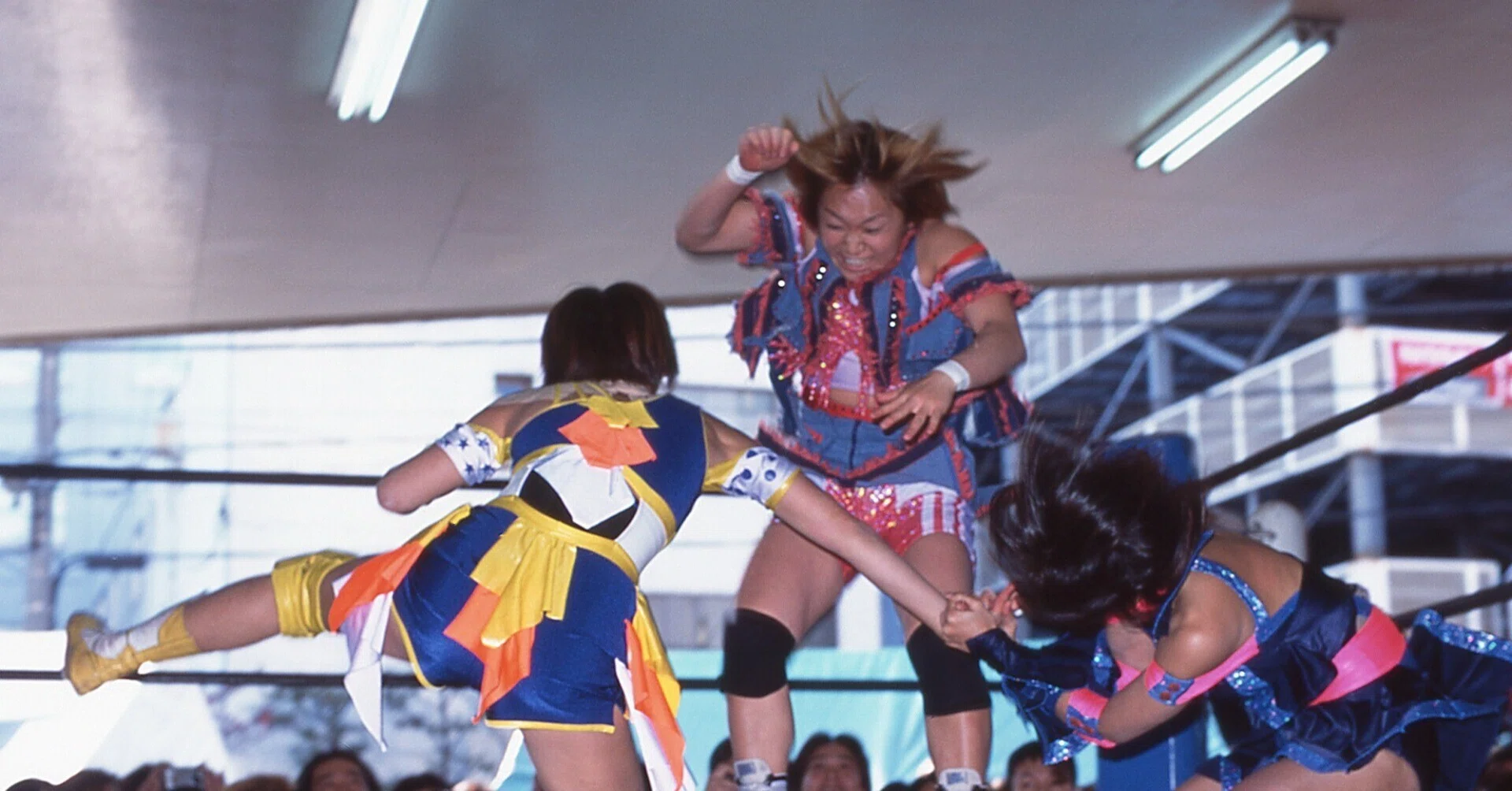 女子プロレス歴史ウラ発見⑦】リングは目の前！ガレージマッチの魅力