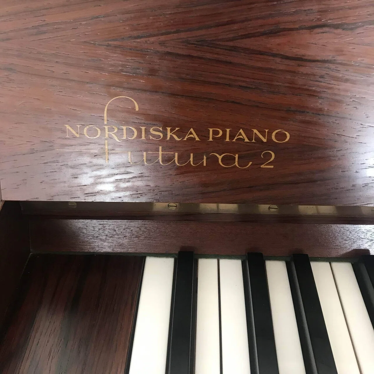 鍵盤楽器、ピアノ 【状態良好】アップライトピアノ Nordiska 