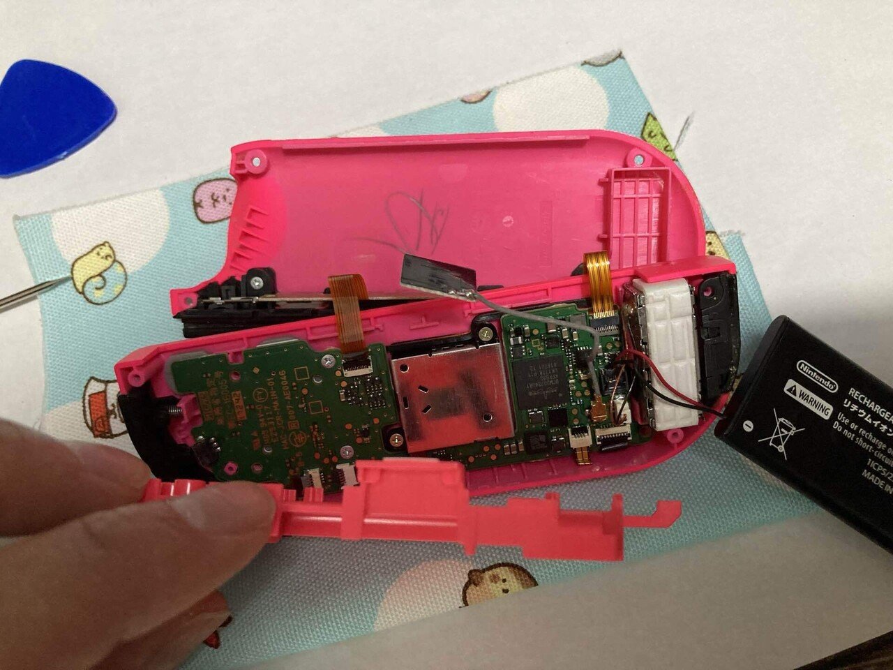 機械音痴主婦がジョイコンを修理してみた話】｜🍓いちばち🐝