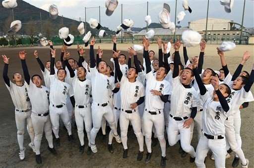 センバツ21世紀枠の熊本西高 34年前の夏 ミラクル快進撃で甲子園へ 進学校球児に希望与えた 伸び伸び野球 熊本日日新聞社 Note センバツ21世紀枠の熊本西高 34年前の夏 ミラクル快進撃で甲子園へ 進学校球児に希望与えた 伸び伸び野球 熊本日日新聞社 Note