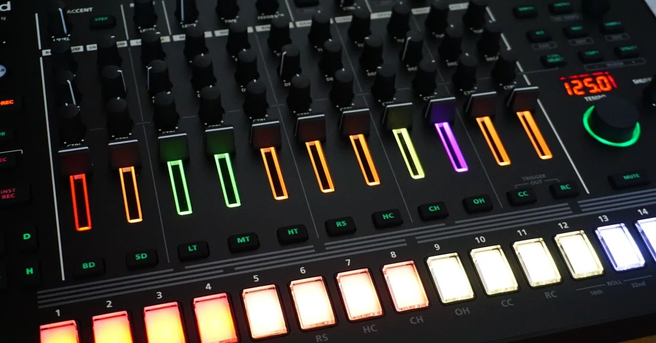 外箱あり】Roland TR-8S デジタルパターン・サンプラー 【公式通販】 外箱あり】Roland TR-8S デジタルパターン・サンプラー 【公式通販】