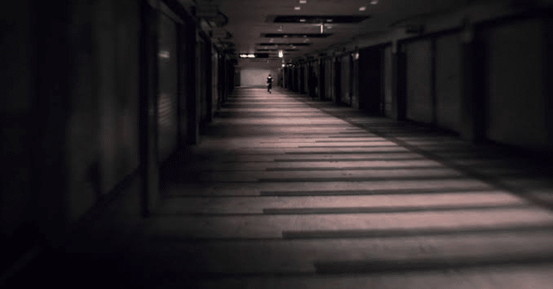 地下の回廊の薄闇で「また会いましょう」Ⅰ