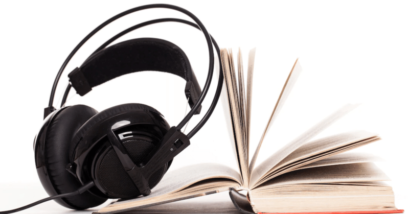 オーデイオ・ブック対読書－どちらがより良いか？Audiobook vs Reading — Which Is Better?