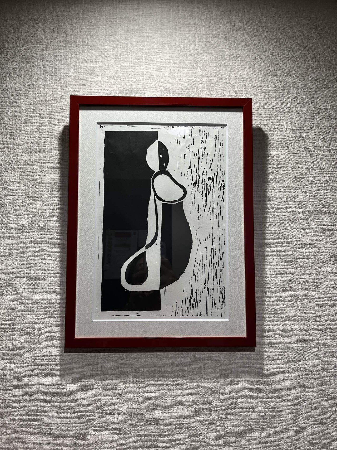 息子が学校でテキトーに作った版画がオシャレすぎて、思わず額装して愛