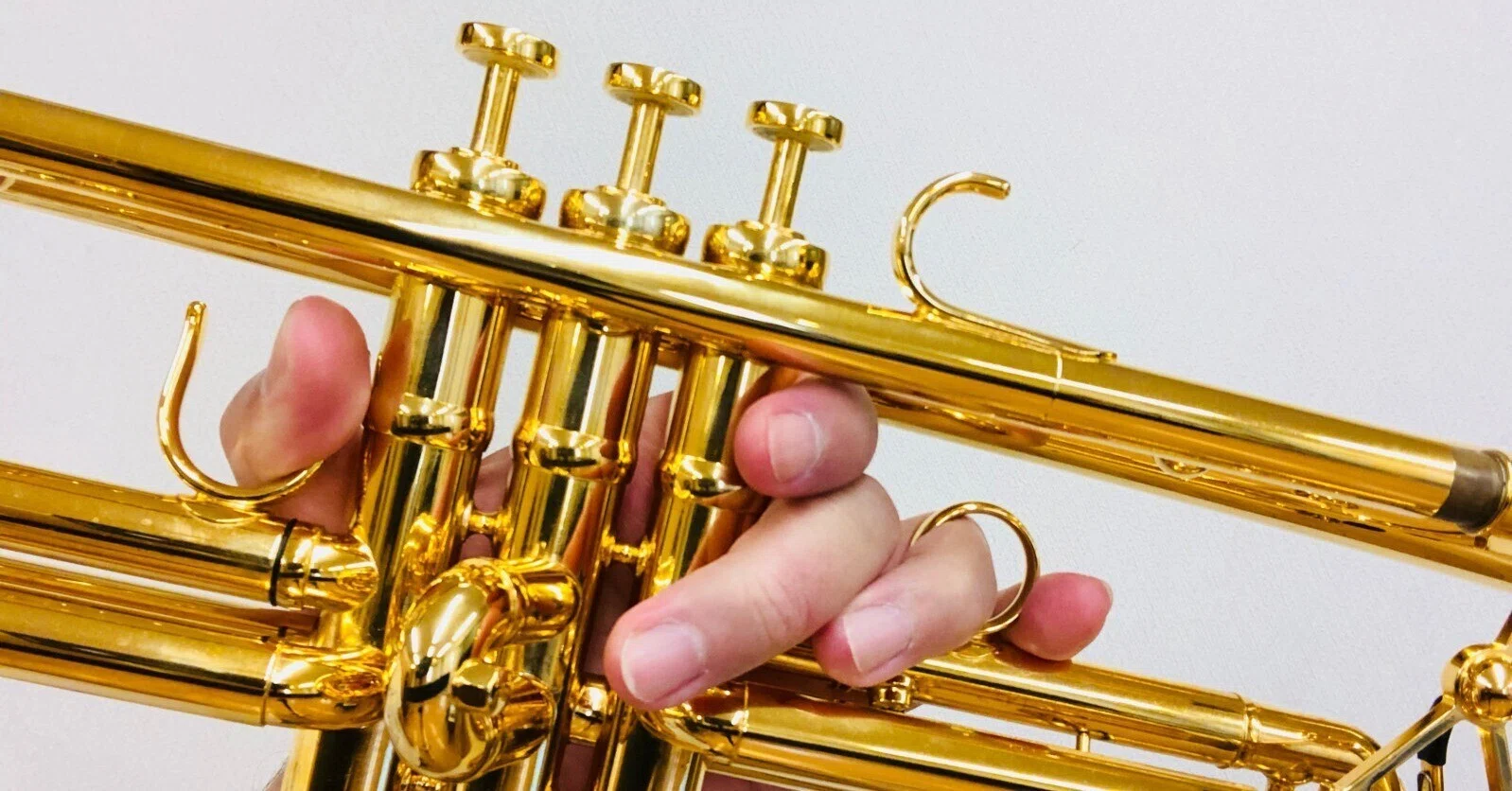 010.楽器の持ち方、ピストンの押し方｜荻原明（おぎわらあきら 