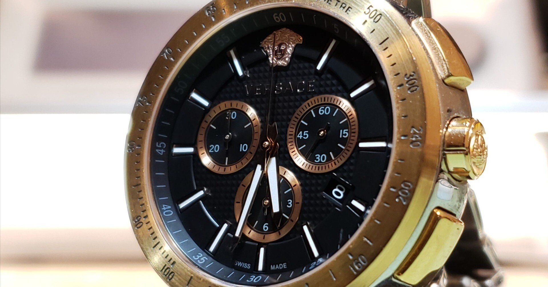 Versaceの時計の修理・電池交換：どこでできる？知っておくべき