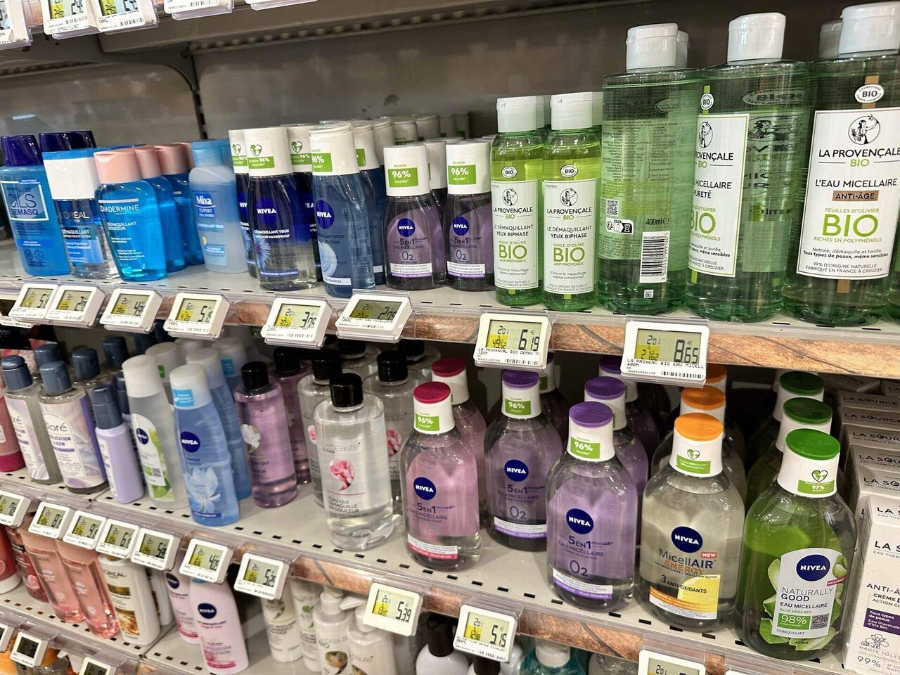 お化粧品まとめ売り✩.*˚約40点以上あります!!写真必見っ!! 今日は初めて化粧水を買ったが、化粧水売り場を探すのに非常に時間が