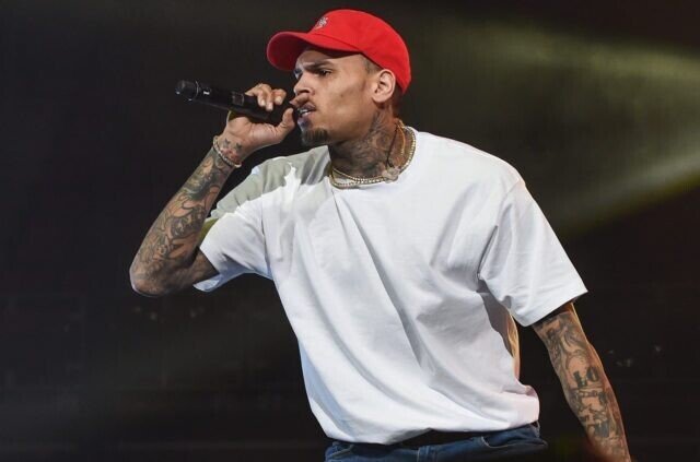 クリス・ブラウン直筆サイン入り超大型写真…Chris Brown 28,370点の