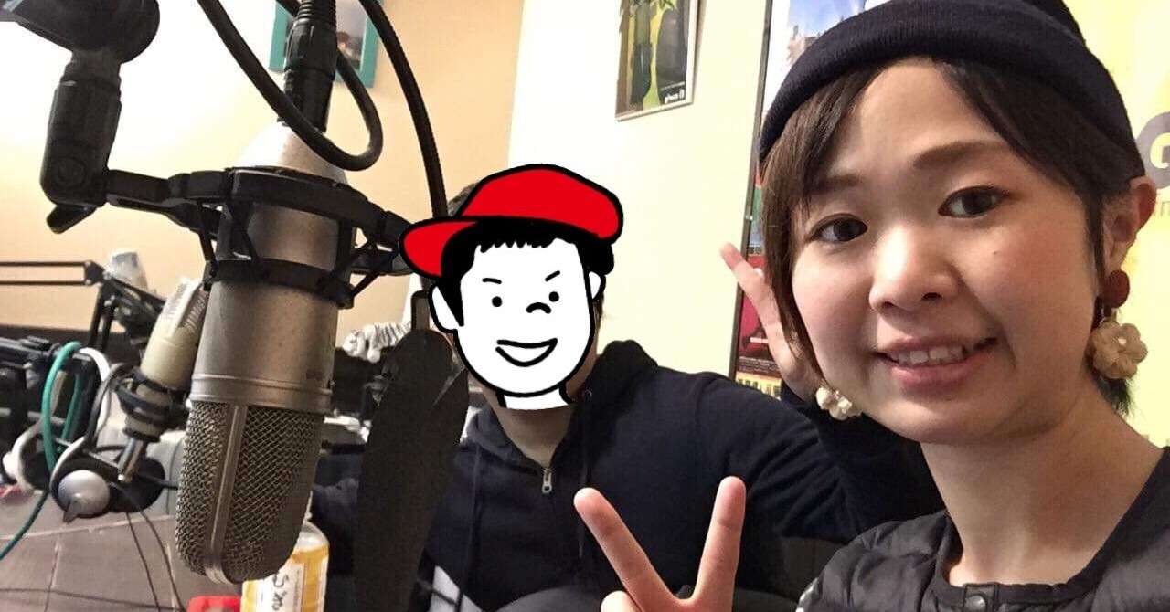 ラジオスタジオでトークをしているTenの写真