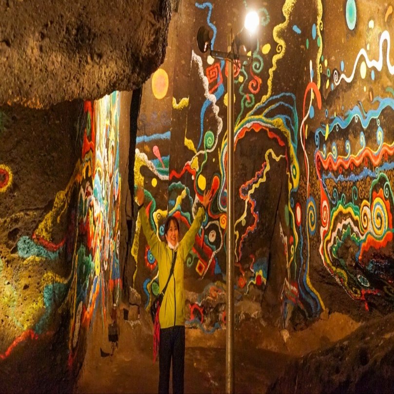 熊襲族が住んでいたという伝説の洞窟「熊襲穴」で漂流少女キクボルタ